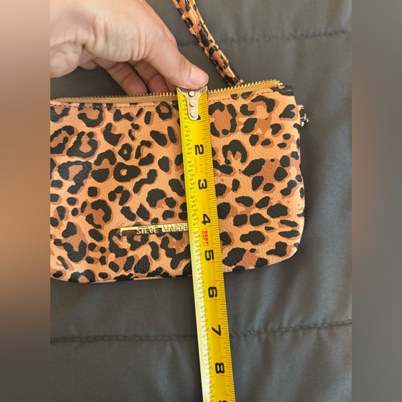 Steve Madden Leopard Print Wristlet - Picture 6 of 7